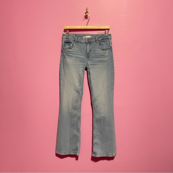 ZARA Curved High-Waisted Jeans Women’s US 10 Light Blue Stretch Denim - Picture 2 of 8